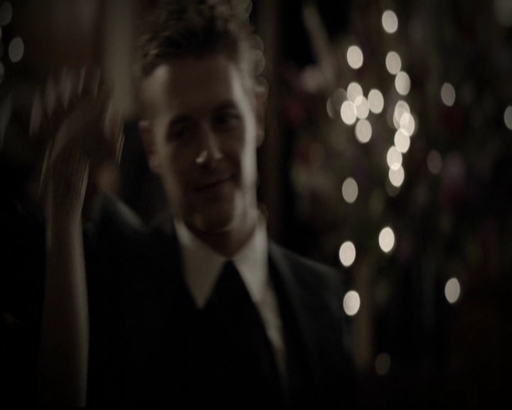 VampireDiariesWorld-dot-org_5x05MontersBall1527.jpg