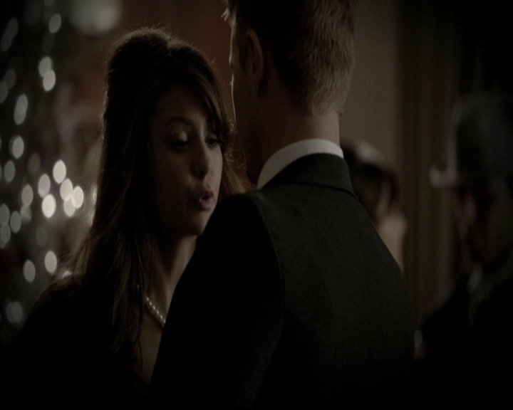VampireDiariesWorld-dot-org_5x05MontersBall1534.jpg