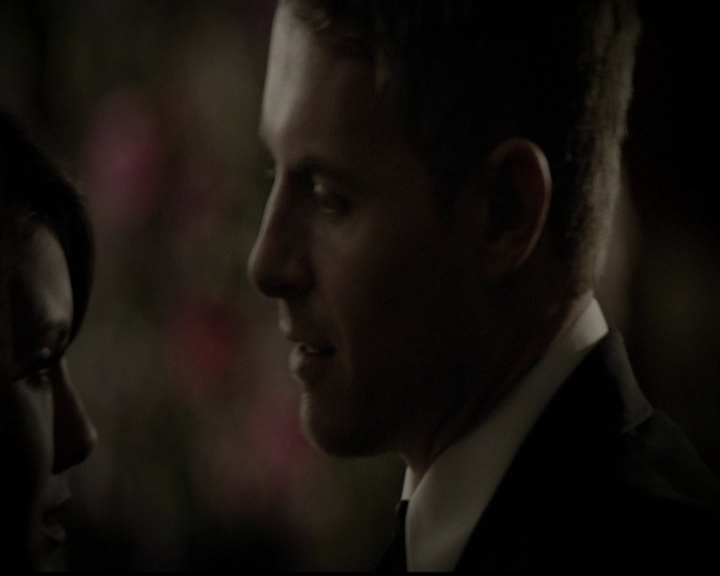 VampireDiariesWorld-dot-org_5x05MontersBall1560.jpg