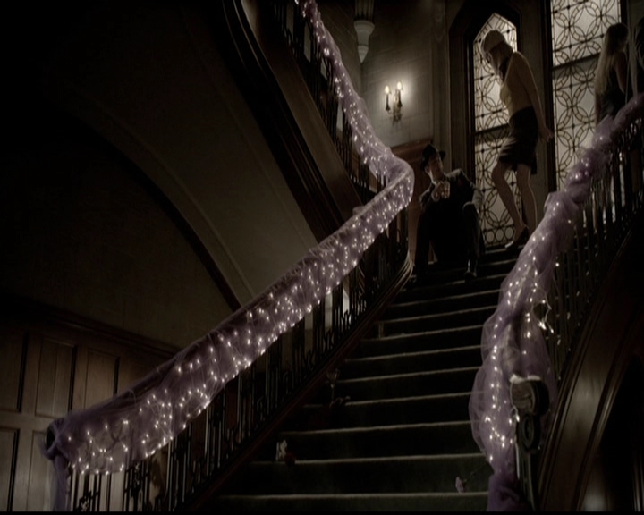 VampireDiariesWorld-dot-org_5x05MontersBall1580.jpg