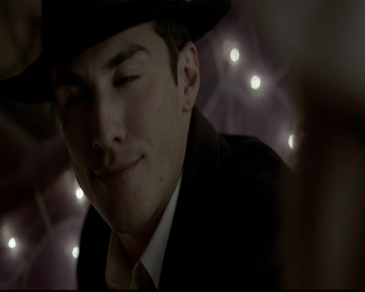 VampireDiariesWorld-dot-org_5x05MontersBall1584.jpg