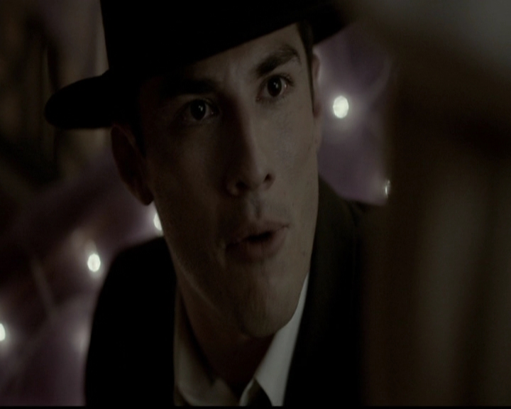 VampireDiariesWorld-dot-org_5x05MontersBall1620.jpg
