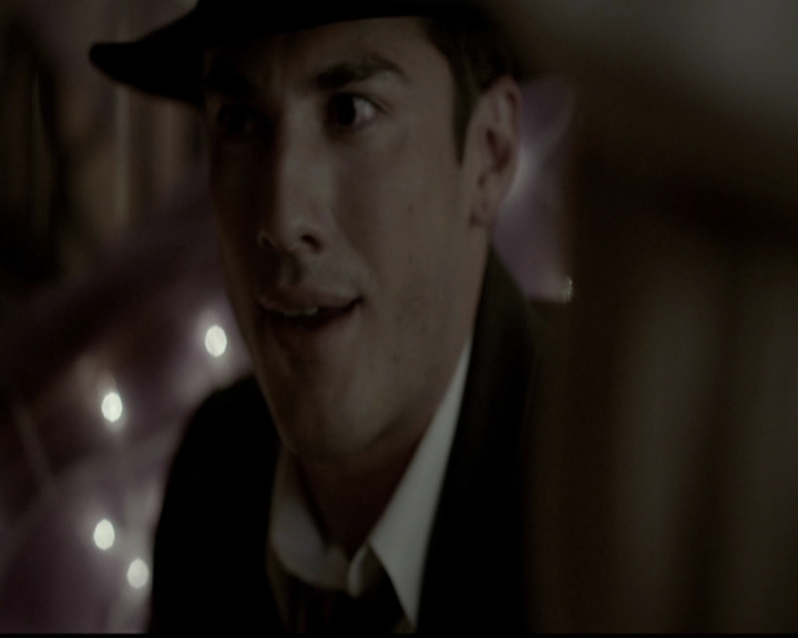VampireDiariesWorld-dot-org_5x05MontersBall1622.jpg