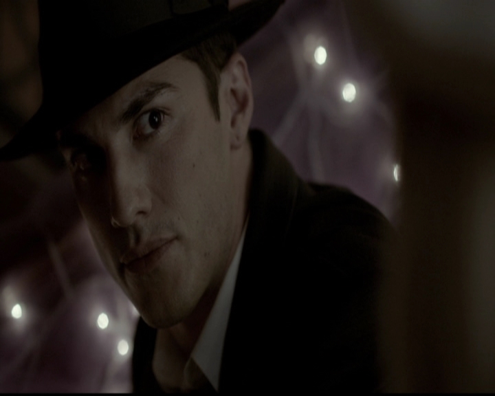 VampireDiariesWorld-dot-org_5x05MontersBall1636.jpg