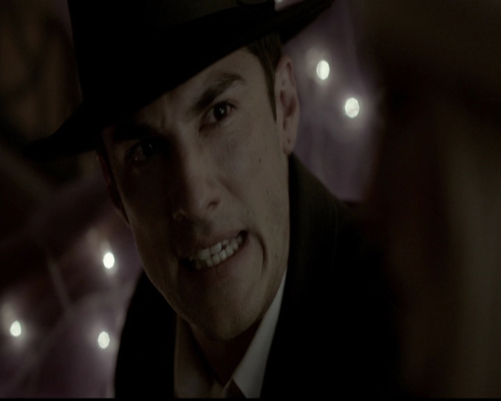 VampireDiariesWorld-dot-org_5x05MontersBall1641.jpg