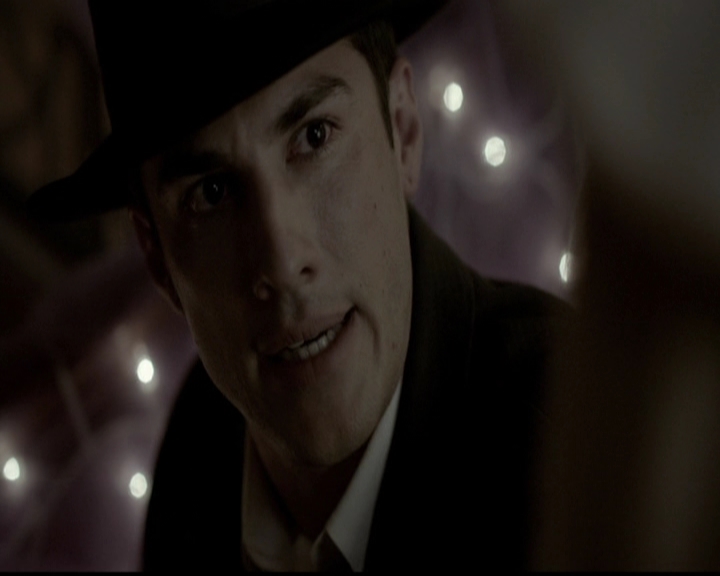 VampireDiariesWorld-dot-org_5x05MontersBall1642.jpg