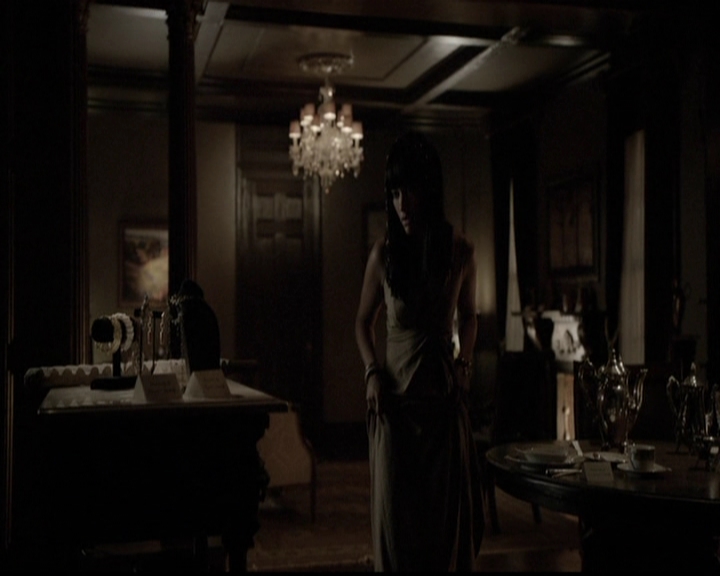 VampireDiariesWorld-dot-org_5x05MontersBall1668.jpg