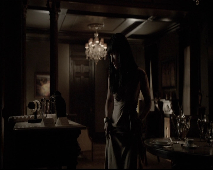 VampireDiariesWorld-dot-org_5x05MontersBall1669.jpg