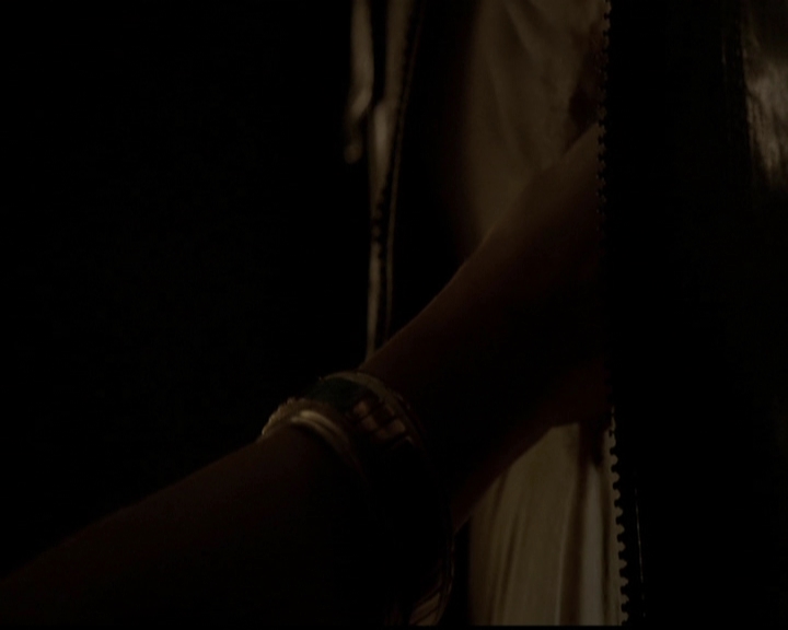 VampireDiariesWorld-dot-org_5x05MontersBall1807.jpg