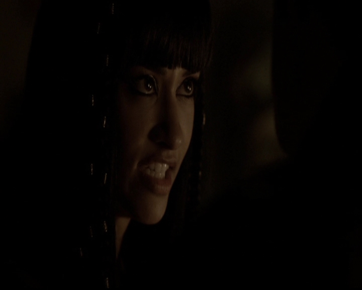 VampireDiariesWorld-dot-org_5x05MontersBall1830.jpg