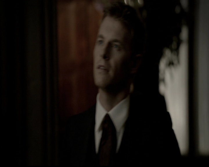 VampireDiariesWorld-dot-org_5x05MontersBall1861.jpg