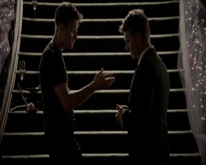 VampireDiariesWorld-dot-org_5x05MontersBall1876.jpg