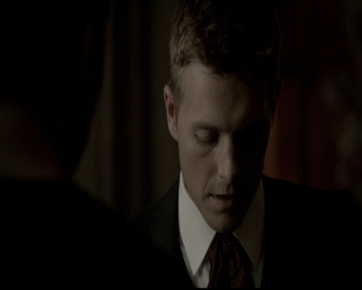 VampireDiariesWorld-dot-org_5x05MontersBall1882.jpg