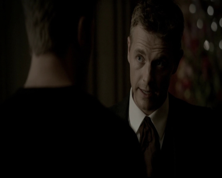 VampireDiariesWorld-dot-org_5x05MontersBall1885.jpg