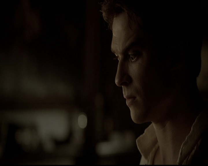 VampireDiariesWorld-dot-org_5x05MontersBall1919.jpg