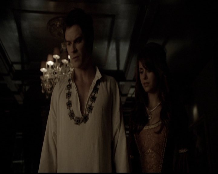 VampireDiariesWorld-dot-org_5x05MontersBall1920.jpg