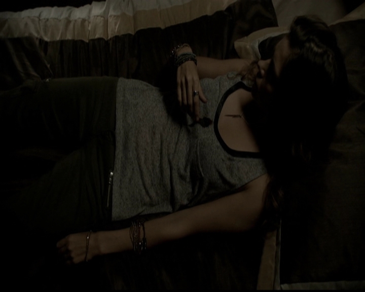 VampireDiariesWorld-dot-org_5x05MontersBall1930.jpg