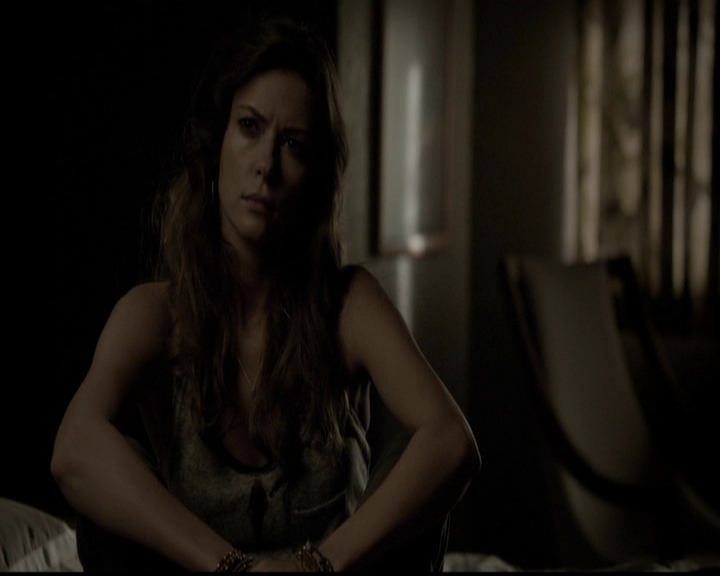 VampireDiariesWorld-dot-org_5x05MontersBall1956.jpg