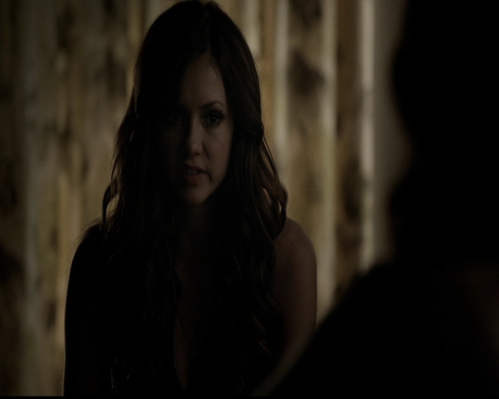 VampireDiariesWorld-dot-org_5x05MontersBall1990.jpg