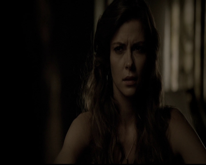 VampireDiariesWorld-dot-org_5x05MontersBall2000.jpg