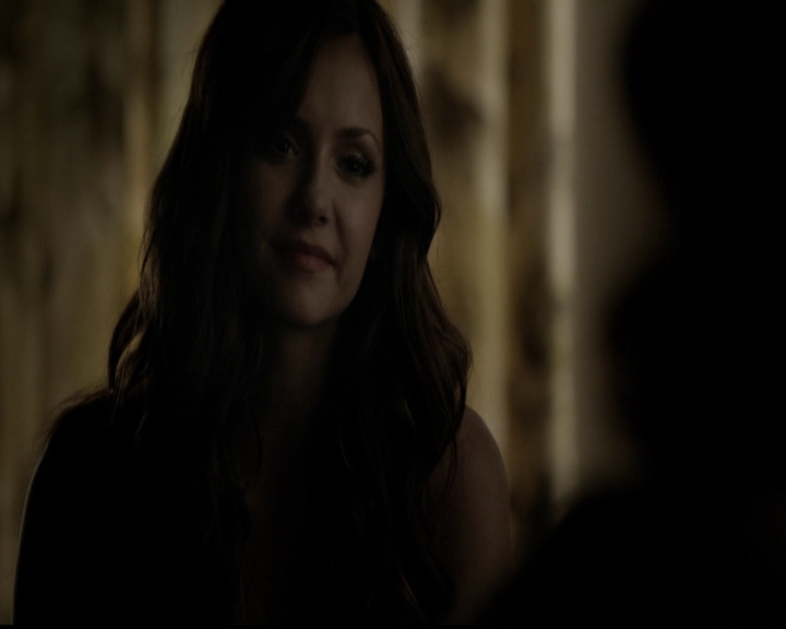 VampireDiariesWorld-dot-org_5x05MontersBall2010.jpg