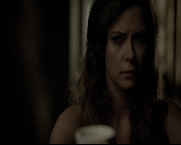 VampireDiariesWorld-dot-org_5x05MontersBall2014.jpg