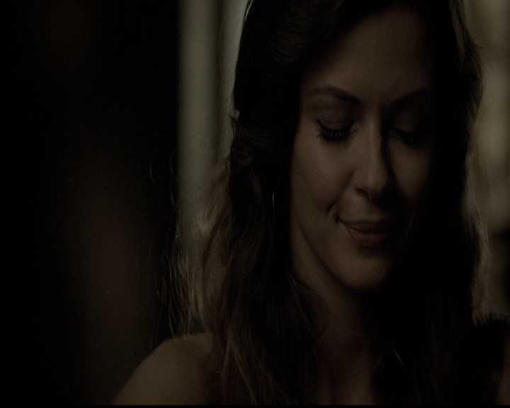 VampireDiariesWorld-dot-org_5x05MontersBall2025.jpg