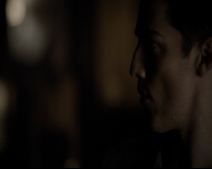 VampireDiariesWorld-dot-org_5x05MontersBall2036.jpg