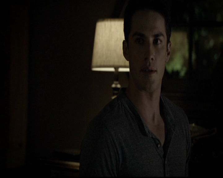 VampireDiariesWorld-dot-org_5x05MontersBall2041.jpg