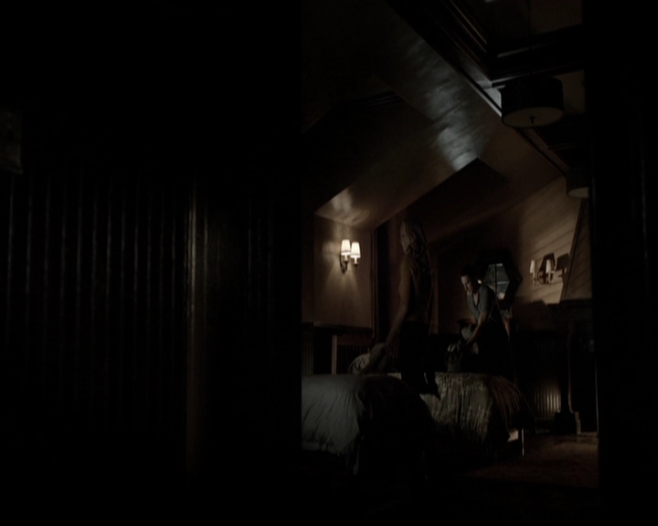 VampireDiariesWorld-dot-org_5x05MontersBall2049.jpg