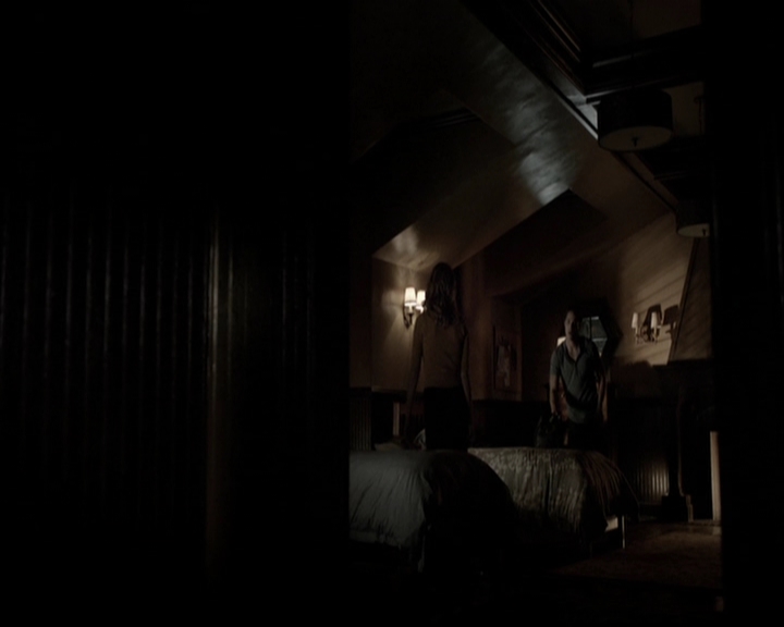 VampireDiariesWorld-dot-org_5x05MontersBall2052.jpg