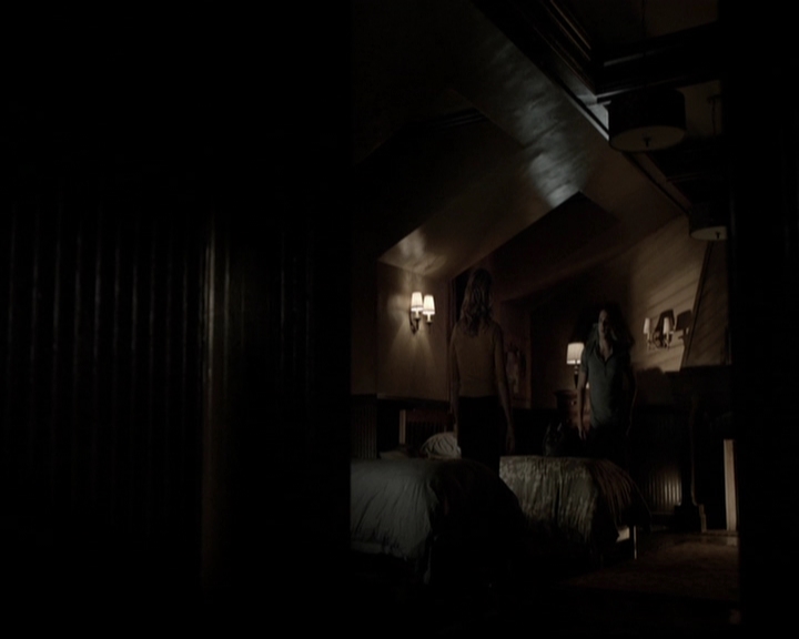 VampireDiariesWorld-dot-org_5x05MontersBall2053.jpg