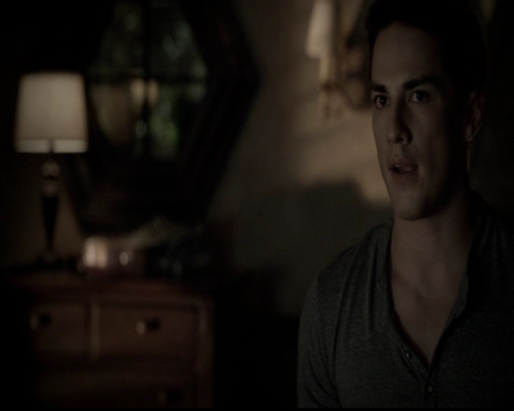 VampireDiariesWorld-dot-org_5x05MontersBall2058.jpg