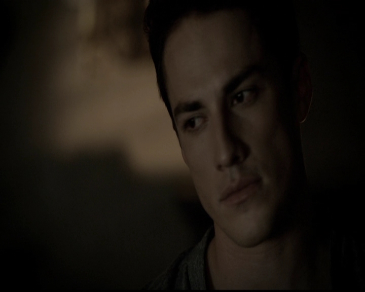 VampireDiariesWorld-dot-org_5x05MontersBall2069.jpg