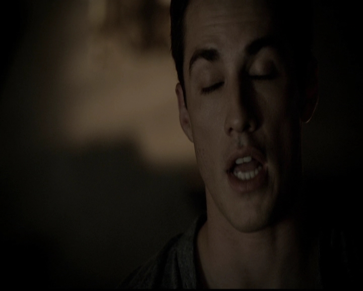 VampireDiariesWorld-dot-org_5x05MontersBall2073.jpg