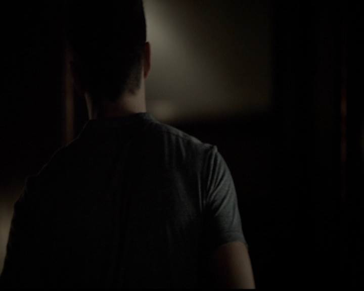 VampireDiariesWorld-dot-org_5x05MontersBall2090.jpg