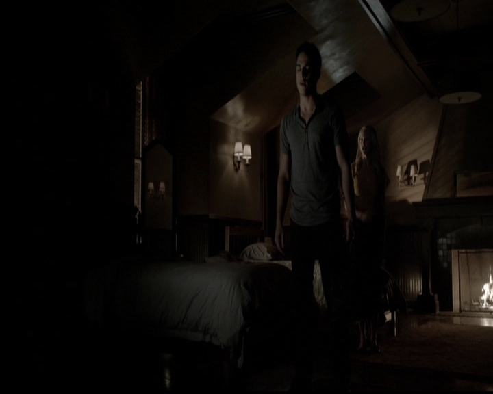 VampireDiariesWorld-dot-org_5x05MontersBall2093.jpg