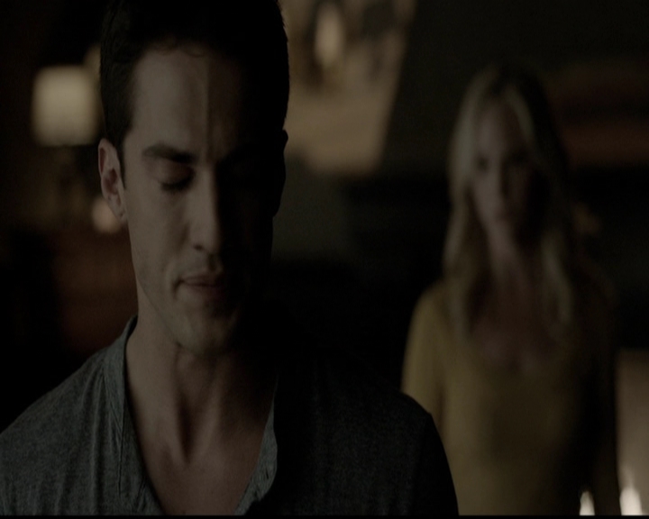 VampireDiariesWorld-dot-org_5x05MontersBall2105.jpg