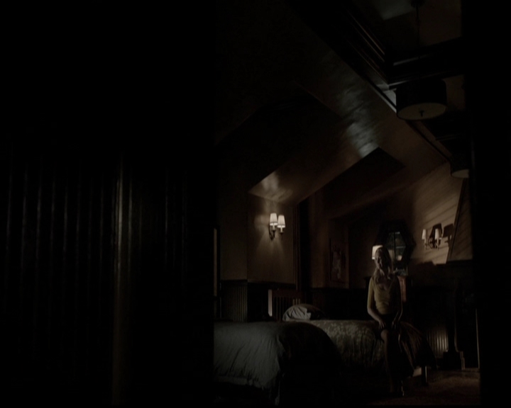 VampireDiariesWorld-dot-org_5x05MontersBall2129.jpg