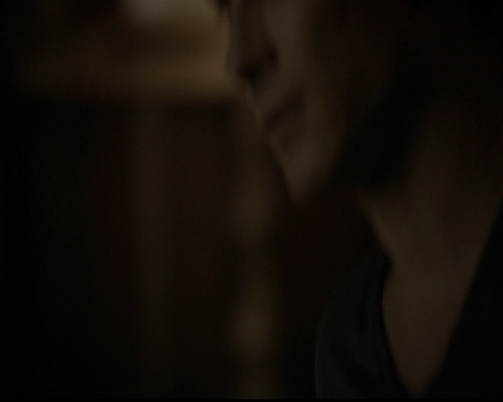VampireDiariesWorld-dot-org_5x05MontersBall2141.jpg