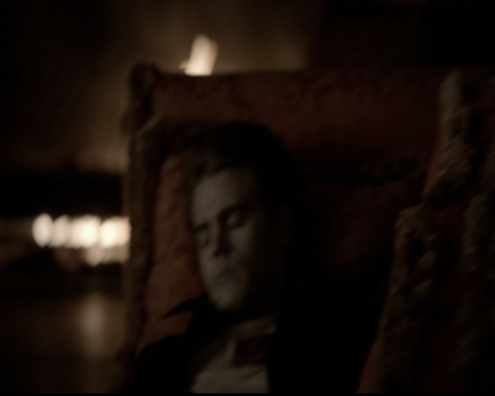 VampireDiariesWorld-dot-org_5x05MontersBall2142.jpg