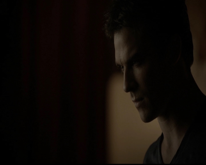 VampireDiariesWorld-dot-org_5x05MontersBall2165.jpg