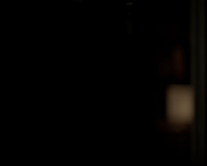 VampireDiariesWorld-dot-org_5x05MontersBall2177.jpg