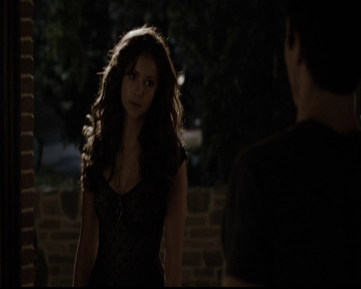 VampireDiariesWorld-dot-org_5x05MontersBall2180.jpg
