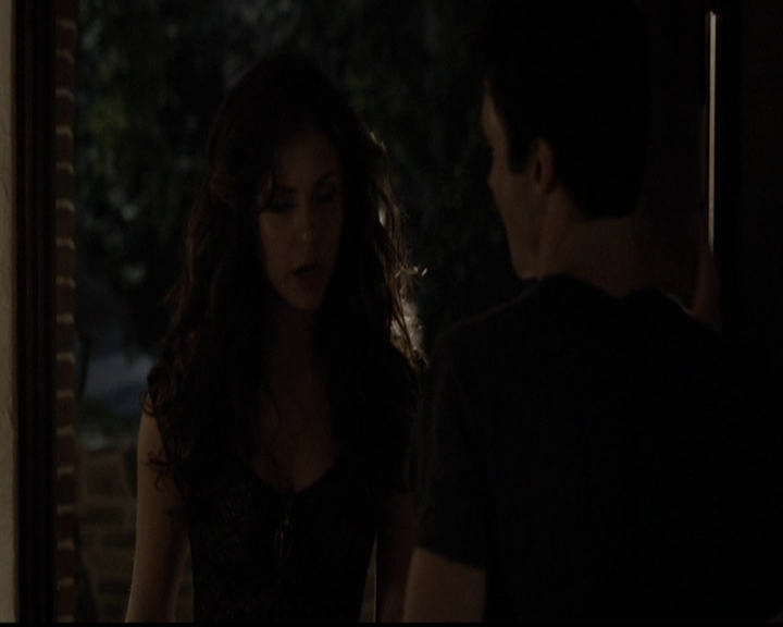 VampireDiariesWorld-dot-org_5x05MontersBall2181.jpg
