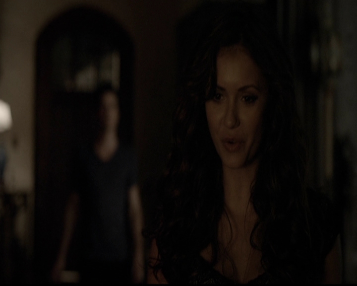 VampireDiariesWorld-dot-org_5x05MontersBall2195.jpg