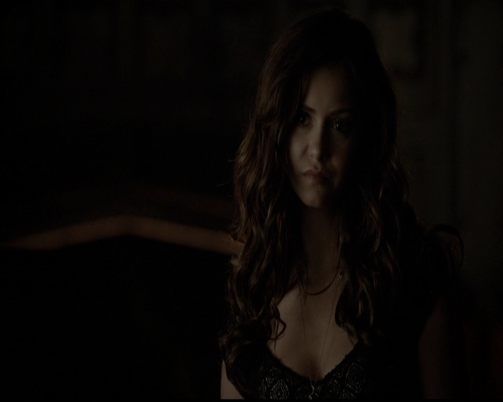 VampireDiariesWorld-dot-org_5x05MontersBall2211.jpg