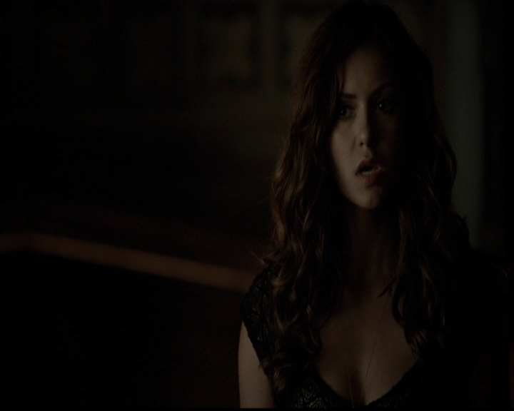 VampireDiariesWorld-dot-org_5x05MontersBall2216.jpg