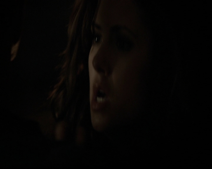 VampireDiariesWorld-dot-org_5x05MontersBall2223.jpg