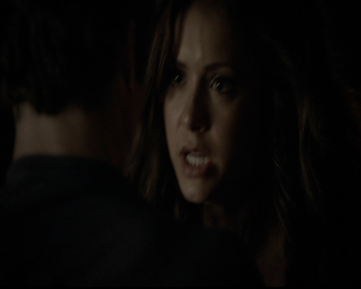 VampireDiariesWorld-dot-org_5x05MontersBall2227.jpg